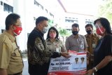 Gubernur Sulut berikan santunan jaminan kematian pekerja keagamaan