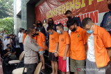 Satu tersangka pesta homo di Jakarta positif HIV
