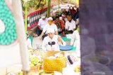 Umat Hindu rayakan Galungan di pura tengah hutan Tulungagung Jatim