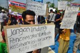 Unjuk rasa tolak pencemaran limbah pabrik