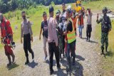 Tim SAR evakuasi tiga kru helikopter PT NUH dari pedalaman Paniai