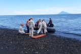 Basarnas Manado menggelar simulasi penyelamatan korban kebakaran kapal