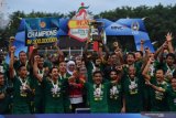 Persebaya Surabaya belum berencana pulangkan pemain karena penundaan Liga 1