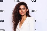 Zendaya akan berperan dalam film biografi Ronnie Spector