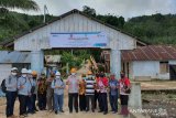 PLN hadirkan listrik di Padingkian Banggai Laut