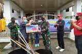 Lanud Sam Ratulangi menggelar bakti sosial HUT TNI di Minahasa