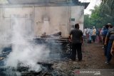 Rumah kades ludes terbakar, dua mahasiswi Akper meninggal dunia