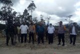 Bupati Lanny Jaya tinjau pembangunan jalan menuju Kuyawage