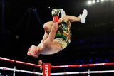 Teofimo Lopez taklukkan Lomachenko untuk raih empat mahkota ringan super