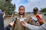 Yan Mandenas ajak masyarakat Papua gunakan hak pilih pilkada di masa pandemi