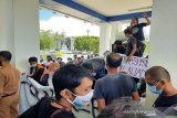 Dugaan cabul, IKA SMU-9 Kendari lakukan demo Diknasbud Sultra