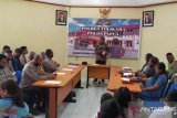 Personel Polres Tolikara diberikan kebutuhan rohani