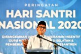 Gubernur Sulsel serahkan insentif guru mengaji Rp3 miliar di Hari Santri