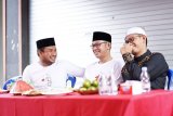 Calon Wakil Bupati M. Alpiya Rakhman melaksanakan kampanye dan sosialisasi di Desa Kuranji, Kec. Kuranji, Kunjungan M. Alpiya Rakhman didampingi  Tri Joko (Anggota DPRD Kabupaten Tanbu F.PDIP) dan Sayono (Anggota DPRD Kab.Tanbu F. Gerindra).

Kedatangan calon wakil bupati disambut hangat oleh masyarakat di desa ini, disini M. Alpiya Rakhman menyampaikan program kerja yang akan dibawanya jika terpilih nanti, terkait 1000 beasiswa kuliah S1 untuk pelajar, S2, S3 untuk mahasiswa, berobat gratis yang hanya membawa KTP, dan infrastruktur jalan yang memadai. Foto : Istimewa

