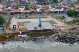 BNPB serahkan Rp19 miliar untuk atasi abrasi pantai di Padang