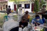 Ratusan personel Polres Mamuju Tengah Sulbar jalani tes usap COVID-19