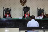 Mantan Wali Kota Jonas Salean jalani sidang perdana