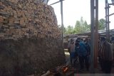 Bupati Jayawijaya luncurkan usaha pembuatan bata pertama