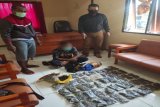 Polres Waropen tangkap Pemilik 3,9 kg ganja