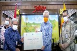 BCA salurkan bantuan APD dan 30.000 masker kain ke Provinsi Jateng