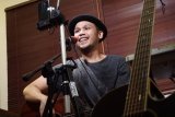 Segara Banyu Bening membawakan kembali lagu 