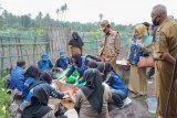 Pemkot Mataram menggelar simulasi pelayanan dapur umum di huntara nelayan
