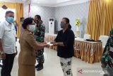 Pemkab Sangihe serahkan insentif kepada ratusan tokoh agama