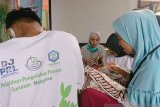 Warga Mandeh membatik gunakan warna dari bahan olahan mangrove