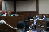 Saksi Andi Irfan mengaku buang ponsel ke Pantai Losari karena panik