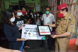 Bupati Minahasa serahkan BPJSAMSOSTEK aparat desa meninggal Rp42 juta