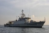 Lantamal VIII siagakan KRI Kakap-881  di Teluk Manado