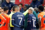 Duet PSG lawan Basaksehir ricuh akibat rasis, pemain tinggalkan lapangan