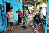 Danramil Mimika Kapten Inf Teguh Heru bantu biaya perbaikan motor pendeta