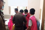 Kejati Lampung tahan tiga tersangka kasus korupsi pajak minerba
