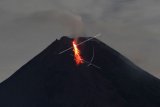 Gunung Merapi keluarkan 10 kali guguran lava pijar