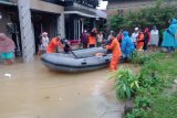 Basarnas evakuasi warga terdampak banjir di Tanjungpinang