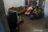 BANJIR DI JOMBANG BELUM SURUT