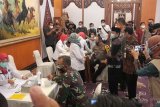 Direktur rumah sakit batal divaksin karena positif COVID-19