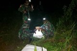 Empat pekerja migran Indonesia ilegal dan puluhan botol miras diamankan