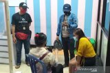 Sepasang pria wanita kedapatan tengah 
