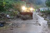 BPJN Sulut membuka akses jalan Manado-Tomohon yang tertutup longsor