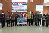 BLK Kendari hibahkan wastafel sebagai sarana persiapan tatap muka di sekolah