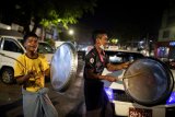 Buah simalakama memblokir medsos  bagi junta Myanmar