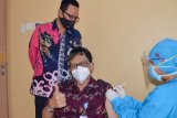 Yogyakarta mulai suntik vaksin COVID-19 untuk tenaga kesehatan lansia