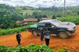 Warga pelosok Kotim senang mobil bisa sampai ke desa mereka