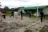 Satgas Yonarmed ajarkan pencak silat bagi warga perbatasan