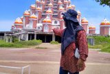 Pantai Losari dan CPI padat pengunjung saat libur Imlek