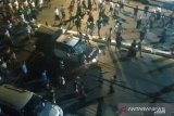 Ribuan pengunjuk rasa turun ke jalan di kota-kota besar di Myanmar