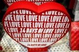 Tak bisa rayakan hari Valentine di luar, Prancis beralih ke mainan seks