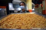 Produksi Kue Bawang Kembali Normal